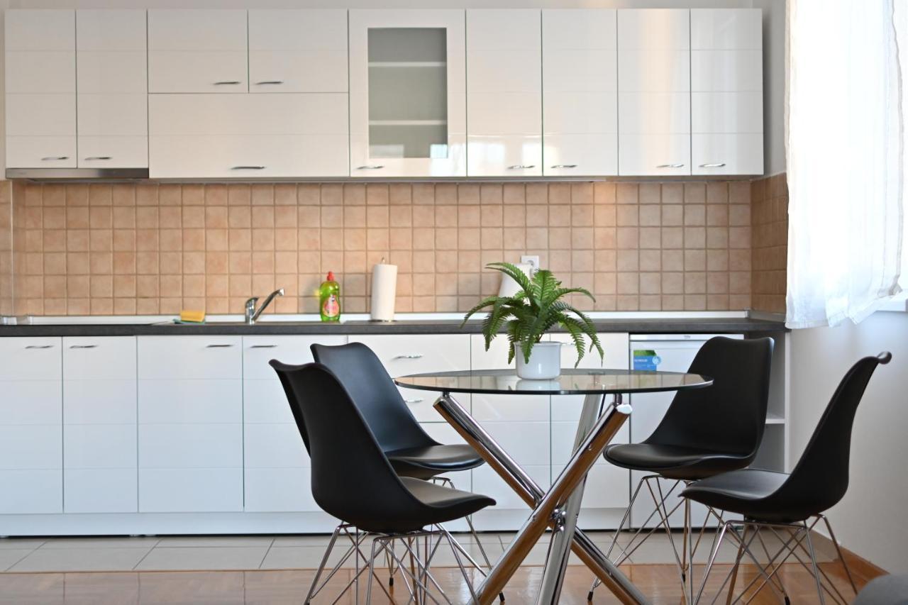 New Cristal In The Centre Apartment